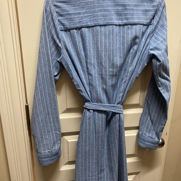 Cute short denim dress with tie - Picture 2 of 6